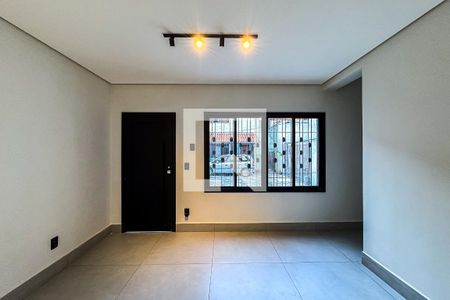 Sala de casa à venda com 3 quartos, 120m² em Vila Bertioga, São Paulo