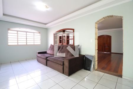 Sala 2 de casa para alugar com 4 quartos, 330m² em Marta Helena, Uberlândia
