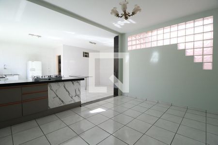 Sala de Jantar de casa para alugar com 4 quartos, 330m² em Marta Helena, Uberlândia