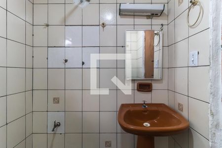 Banheiro de casa para alugar com 1 quarto, 60m² em Centro, Poá