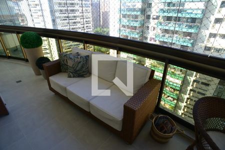 Varanda de apartamento para alugar com 3 quartos, 135m² em Barra da Tijuca, Rio de Janeiro