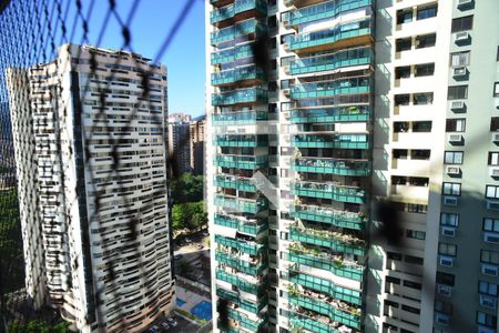 Varanda de apartamento para alugar com 3 quartos, 135m² em Barra da Tijuca, Rio de Janeiro