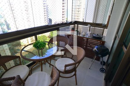 Varanda de apartamento para alugar com 3 quartos, 135m² em Barra da Tijuca, Rio de Janeiro