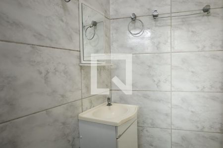 Banheiro de casa para alugar com 1 quarto, 100m² em Jardim Marilu, São Paulo