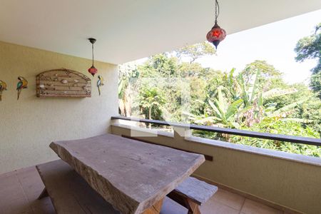 Sacada de casa para alugar com 3 quartos, 450m² em Nova Fazendinha, Carapicuíba