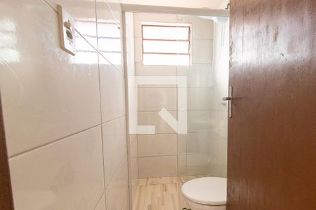 Banheiro Social de casa para alugar com 2 quartos, 27m² em Novo Mundo, Curitiba