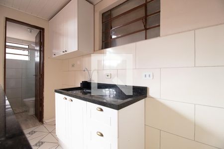 Sala/Cozinha de casa para alugar com 2 quartos, 27m² em Novo Mundo, Curitiba
