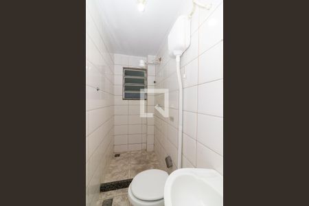 Banheiro de apartamento para alugar com 1 quarto, 50m² em Realengo, Rio de Janeiro