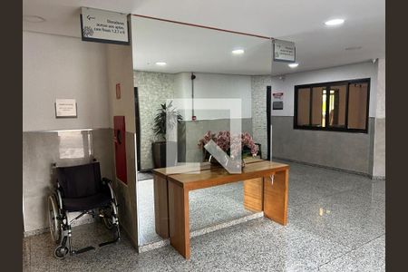 Hall social de apartamento para alugar com 2 quartos, 80m² em Jardim Maria Rosa, Taboão da Serra