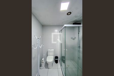 Banheiro de kitnet/studio para alugar com 1 quarto, 28m² em Mooca, São Paulo