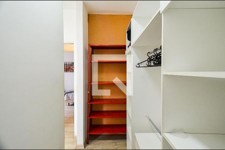 Closet Quarto 1 de apartamento à venda com 2 quartos, 80m² em Santo Antônio, Belo Horizonte