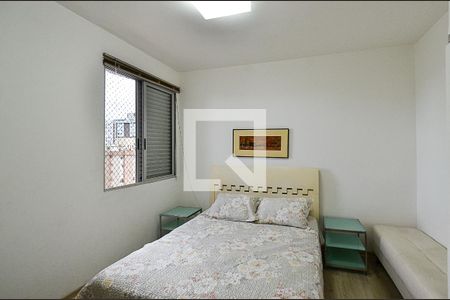Quarto 1 de apartamento à venda com 2 quartos, 80m² em Santo Antônio, Belo Horizonte