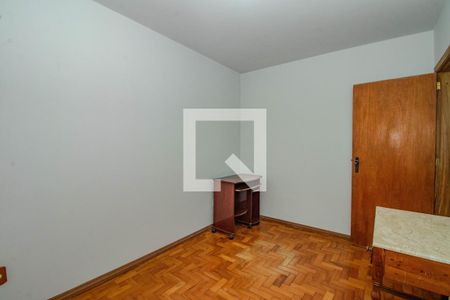 Quarto 1 de apartamento para alugar com 2 quartos, 50m² em São João, Porto Alegre