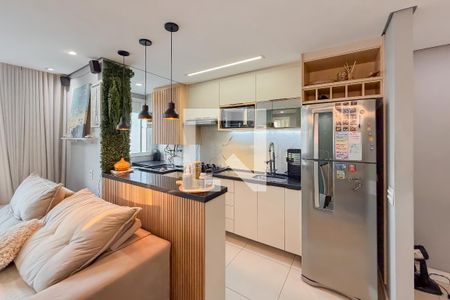 Cozinha e Área de Serviço de apartamento à venda com 2 quartos, 45m² em Cambuci, São Paulo