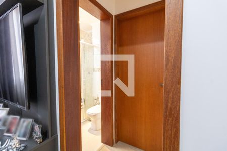 Corredor de apartamento para alugar com 1 quarto, 42m² em Santo Antônio, Porto Alegre