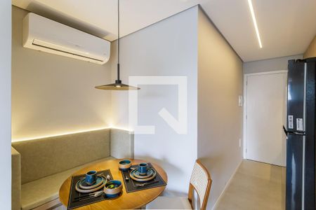 Sala/Cozinha de apartamento para alugar com 1 quarto, 35m² em Indianópolis, São Paulo