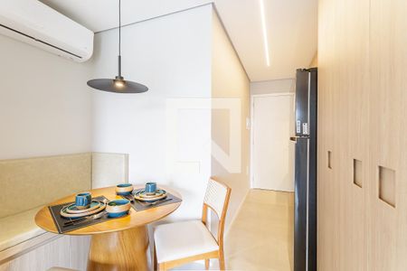 Sala/Cozinha de apartamento para alugar com 1 quarto, 35m² em Indianópolis, São Paulo
