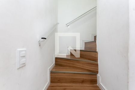 Escada  de casa de condomínio à venda com 2 quartos, 75m² em Jardim Helena, São Paulo