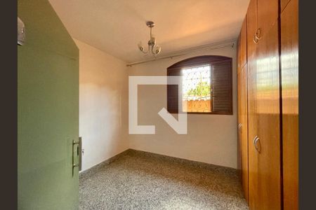 Casa à venda com 3 quartos, 360m² em Floresta, Belo Horizonte