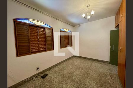 Quarto 2 de casa à venda com 3 quartos, 360m² em Floresta, Belo Horizonte