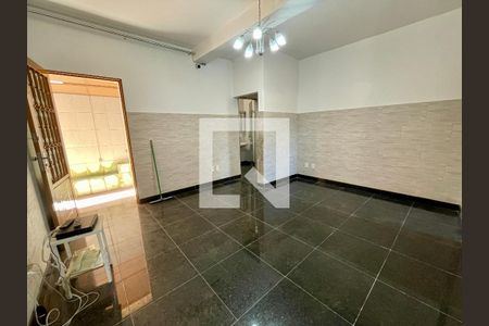 Casa à venda com 3 quartos, 360m² em Floresta, Belo Horizonte