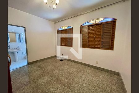 Casa à venda com 3 quartos, 360m² em Floresta, Belo Horizonte