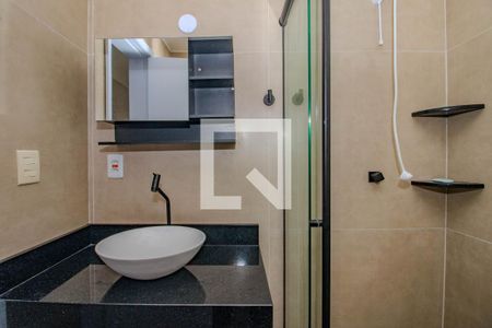 Banheiro de apartamento à venda com 1 quarto, 40m² em Higienópolis, Porto Alegre