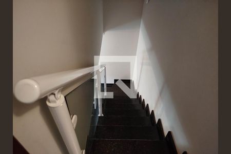 Escada de casa à venda com 3 quartos, 97m² em Vila Carrão, São Paulo