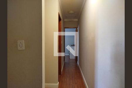 Corredor de casa à venda com 3 quartos, 97m² em Vila Carrão, São Paulo