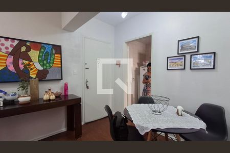 Sala de apartamento à venda com 1 quarto, 50m² em Cambuí, Campinas