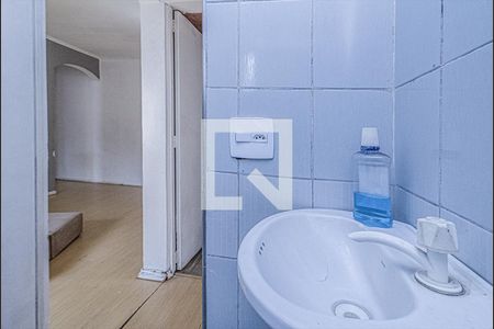 banheiro social_4 de apartamento para alugar com 2 quartos, 60m² em Jardim Celeste, São Paulo
