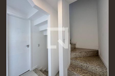 Escada de casa de condomínio à venda com 4 quartos, 163m² em Vargem Grande, Rio de Janeiro