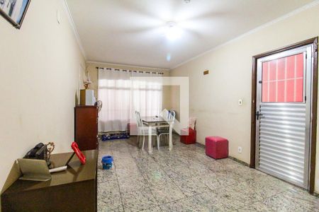 Sala de casa à venda com 3 quartos, 300m² em Vila Regina, São Paulo