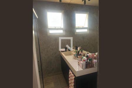 Banheiro de apartamento para alugar com 2 quartos, 45m² em Lagoinha, São Gonçalo