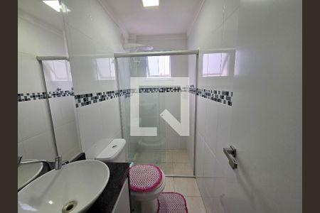 Banheiro de apartamento para alugar com 2 quartos, 96m² em Vila Caiçara, Praia Grande