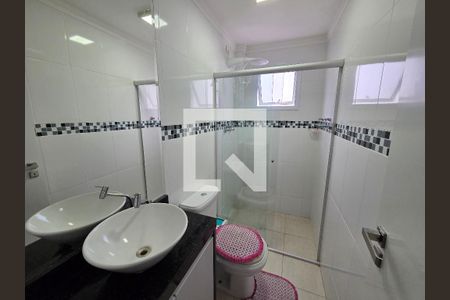Banheiro de apartamento para alugar com 2 quartos, 96m² em Vila Caiçara, Praia Grande
