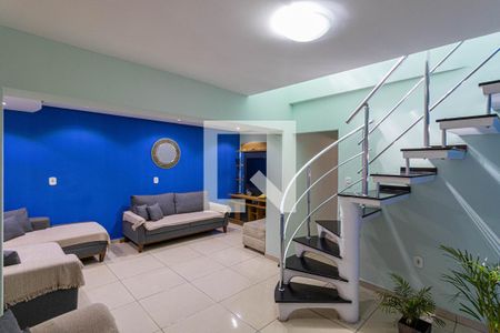 Sala de casa para alugar com 3 quartos, 122m² em Conjunto Habitacional Castro Alves, São Paulo