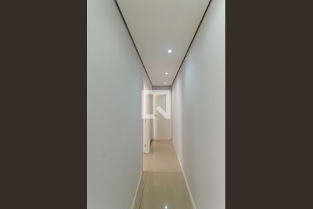 Corredor de apartamento para alugar com 2 quartos, 42m² em Jardim das Gracas, São Paulo