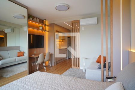Sala__Quarto de kitnet/studio para alugar com 1 quarto, 35m² em Auxiliadora, Porto Alegre