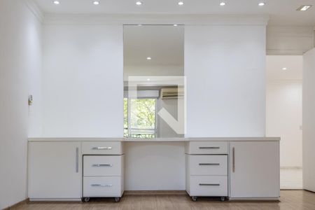 Quarto Suíte 1 - Penteadeira de apartamento à venda com 3 quartos, 185m² em Santo Amaro, São Paulo