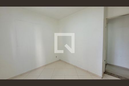 Quarto 01 de apartamento para alugar com 2 quartos, 56m² em Vila Sao Carlos, Itaquaquecetuba
