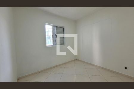 Quarto 01 de apartamento para alugar com 2 quartos, 56m² em Vila Sao Carlos, Itaquaquecetuba