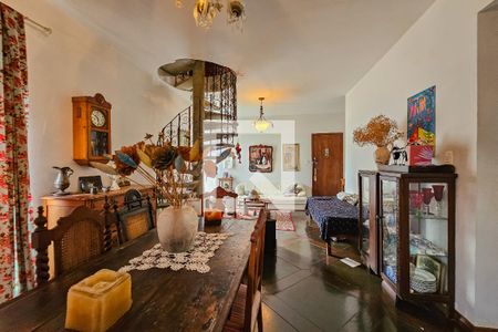 Apartamento à venda com 3 quartos, 180m² em Santo Antônio, Belo Horizonte