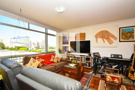 Sala de estar de apartamento à venda com 3 quartos, 138m² em Paraíso, São Paulo