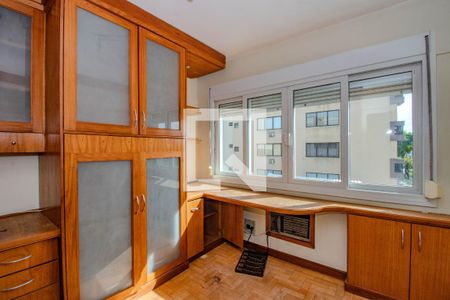 Quarto 1 de apartamento para alugar com 4 quartos, 200m² em Petrópolis, Porto Alegre