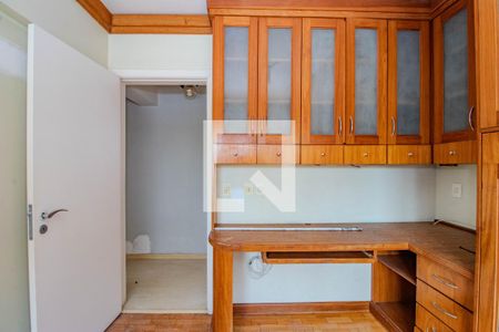Quarto 1 de apartamento para alugar com 4 quartos, 200m² em Petrópolis, Porto Alegre
