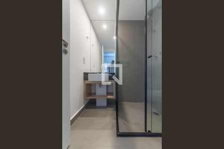 Banheiro de kitnet/studio à venda com 1 quarto, 24m² em Cidade Monções, São Paulo