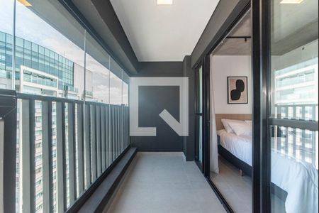 Varanda de kitnet/studio à venda com 1 quarto, 24m² em Cidade Monções, São Paulo