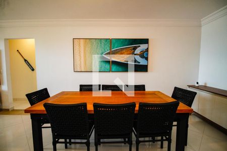 Sala de apartamento para alugar com 3 quartos, 141m² em Vilamar, Praia Grande