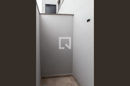 Sala e Cozinha de apartamento à venda com 2 quartos, 42m² em Vila Rosa, São Paulo